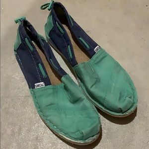 Toms Shoes